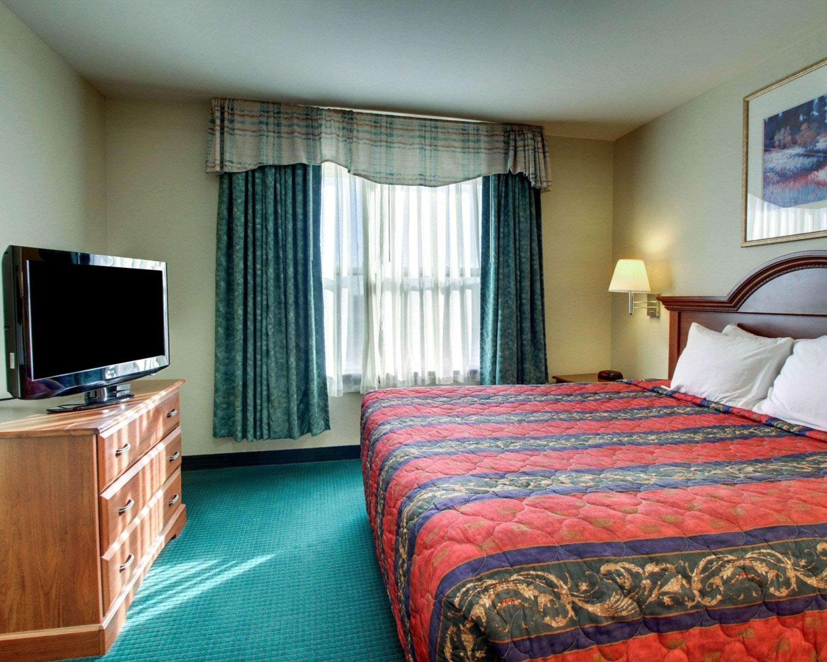 Econo Lodge Inn & Suites Flowood Eksteriør bilde