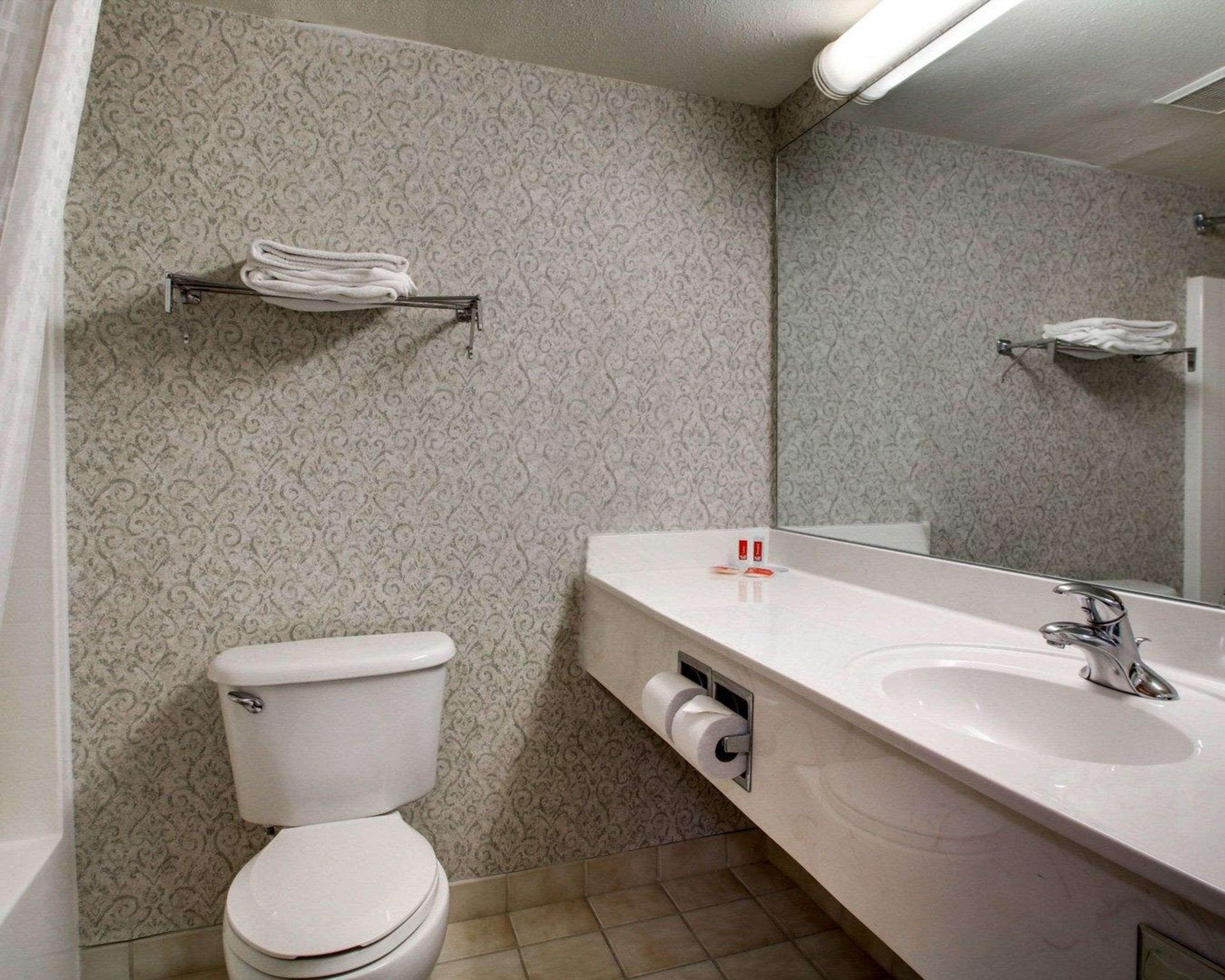 Econo Lodge Inn & Suites Flowood Eksteriør bilde